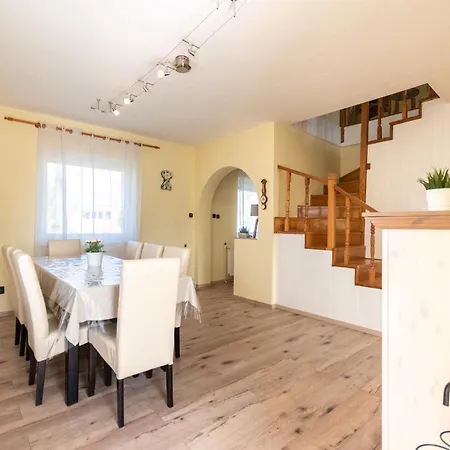 Sunny Holiday home